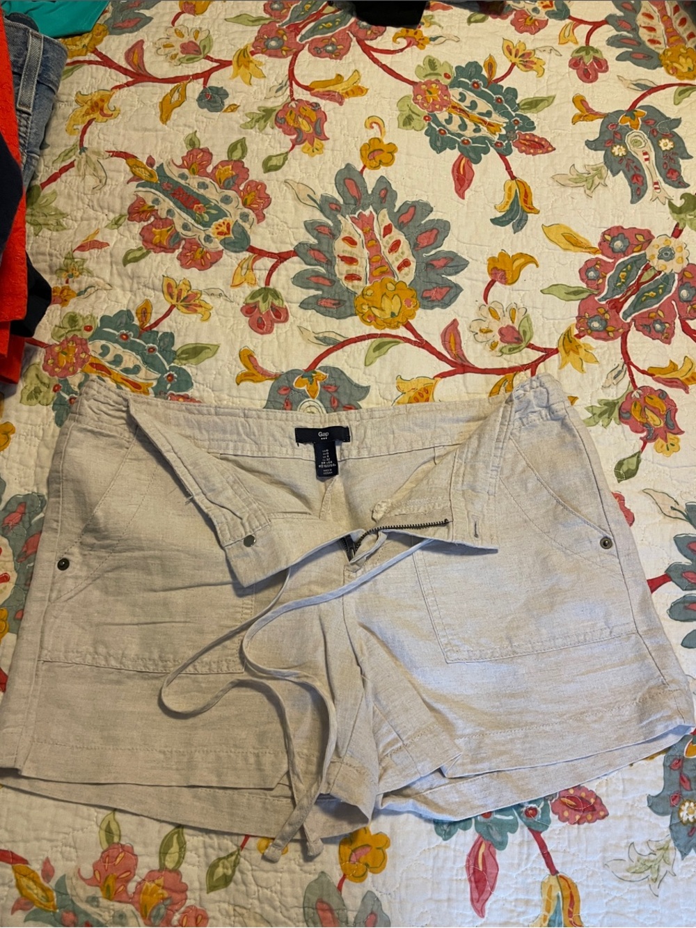 GAP Women's Light Beige Linen-Blend Drawstring Shorts